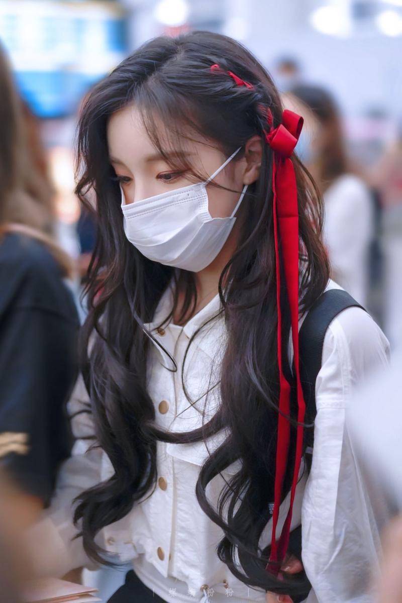 hair styling Yuqi (G)I-DLE (twitter.com/yuqiriiin)