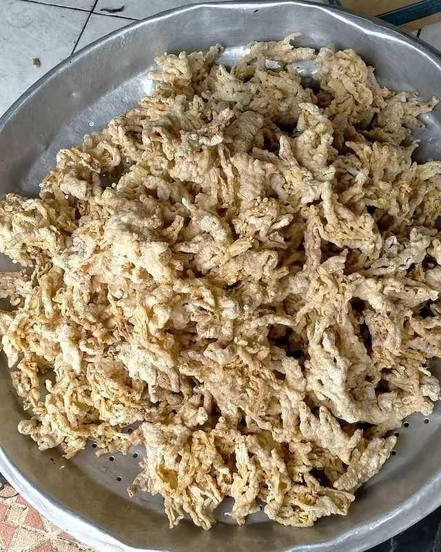 keripik ceker (instagram.com/keripik_kripik)