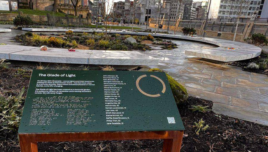 The Glade of Light, sebuah memorial untuk memperingati korban serangan bom bunuh diri di Manchester pada 22 Mei 2017. (Twitter.com/Bev Craig)