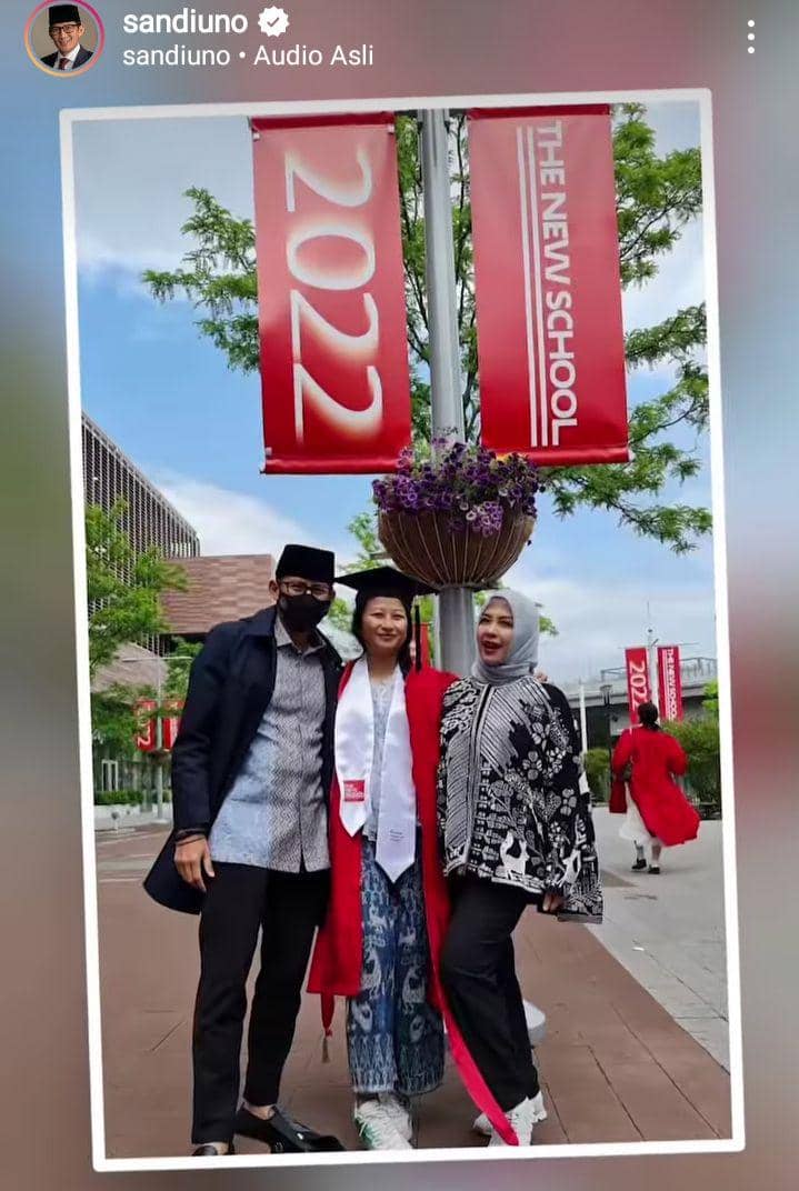 potret wisuda Amyra anak Sandiaga Uno (instagram.com/sandiuno)