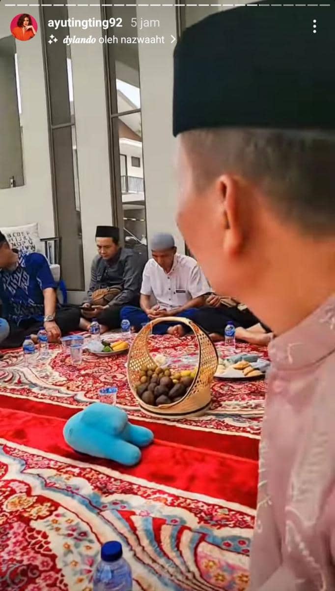 Momen syukuran rumah baru Syifa. (instagram.com/ayutingting92)