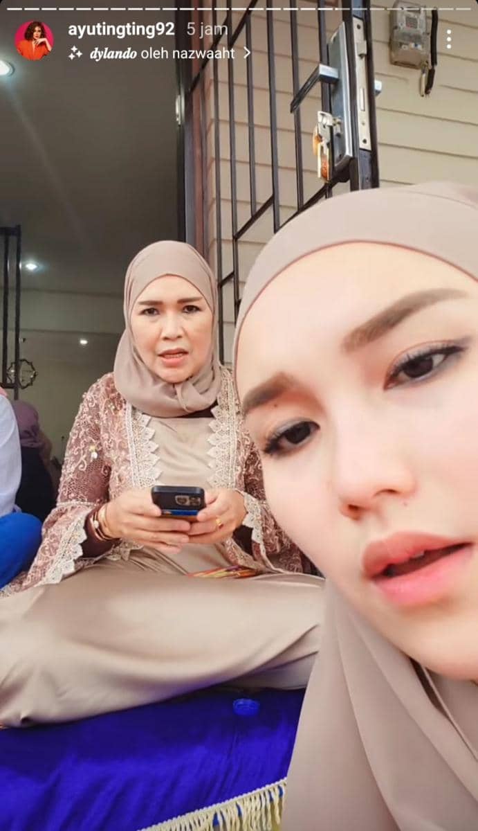 Momen syukuran rumah baru Syifa. (instagram.com/ayutingting92)