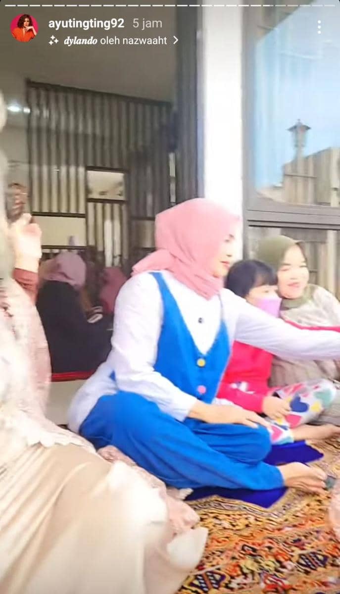 Momen syukuran rumah baru Syifa. (instagram.com/ayutingting92)