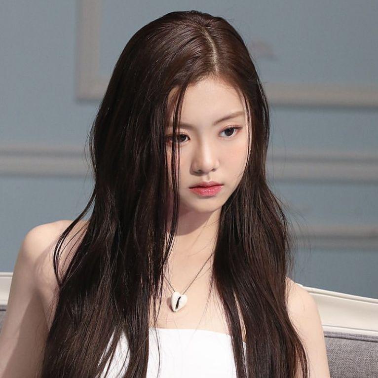 Kim Garam Akhirnya Hengkang, Penggemar Minta MV Fearless Rekam Ulang