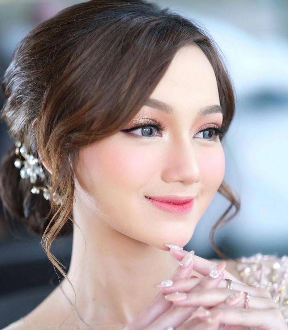Makeup kondangan Nanda Arsyinta (instagram.com/nandaarsynt)