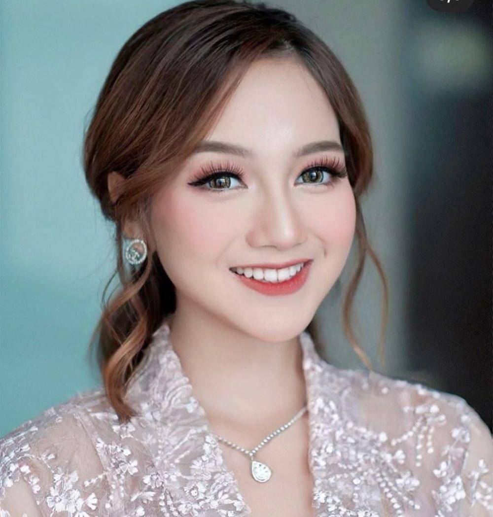 Makeup kondangan Nanda Arsyinta (instagram.com/nandaarsynt)