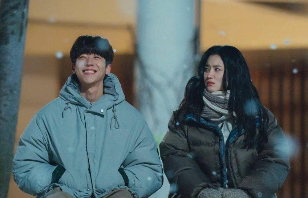 12 Pasangan KDrama yang Diam-diam Menjalin Hubungan Spesial