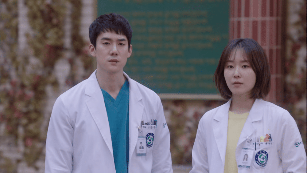 Yoo Yeon Seok dan Seo Hyun Jin di drama Dr. Romantic (Dok. Netflix/Dr. Romantic)