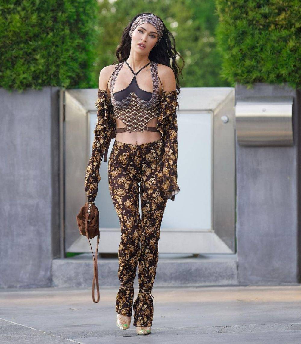 Megan Fox (instagram.com/meganfox)