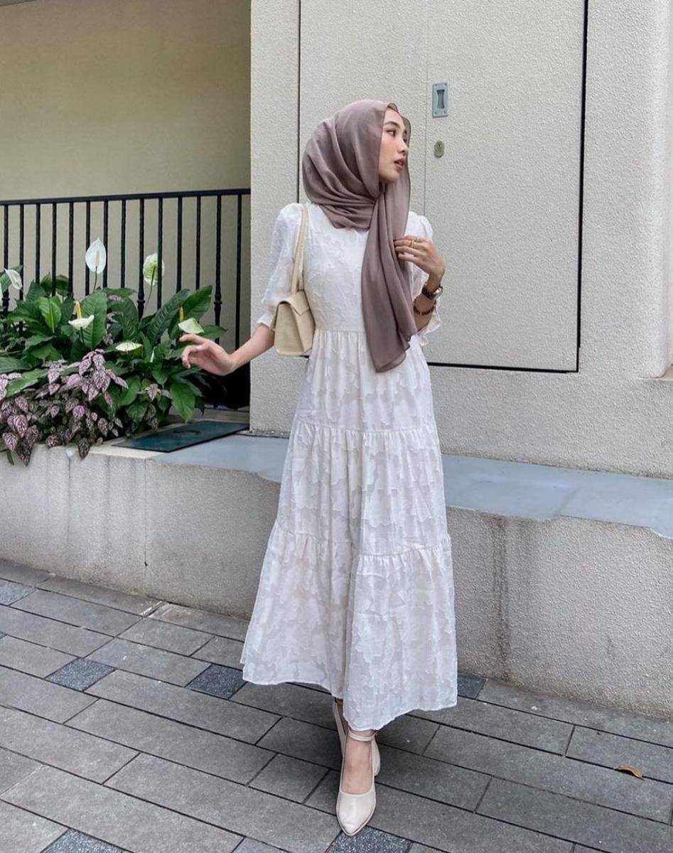 style hijab cottagecore (instagram.com/s.nvta)