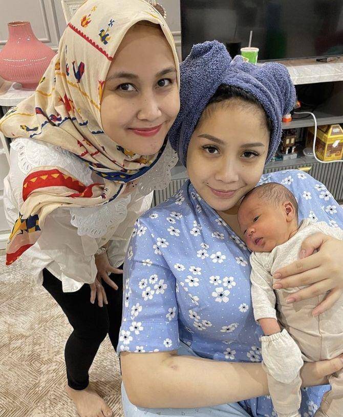 Nagita Slavina dan Mimi Bayuh (Instagram.com/mimibayuh)