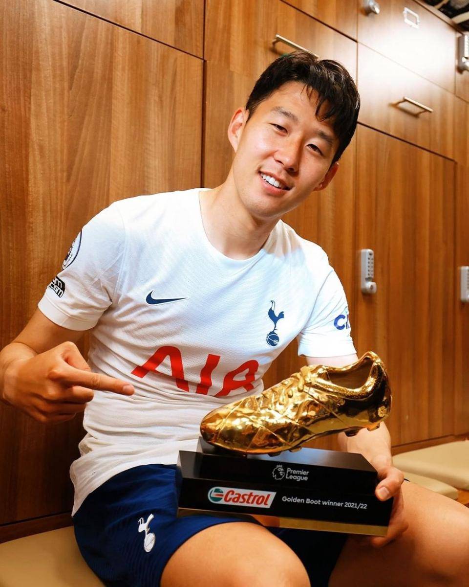 Son Heung Min menjadi top skor Premier League 2021/2022. (instagram.com/spursofficial)