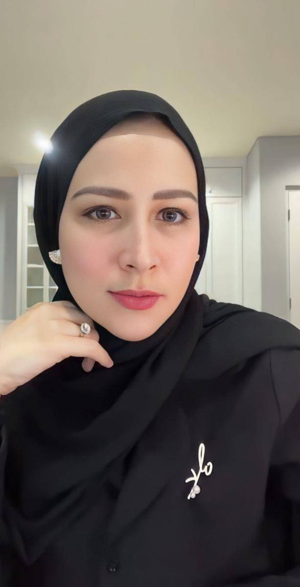 potret terbaru Rina Diana tampil berhijab (instagram.com/rinadiana_8)