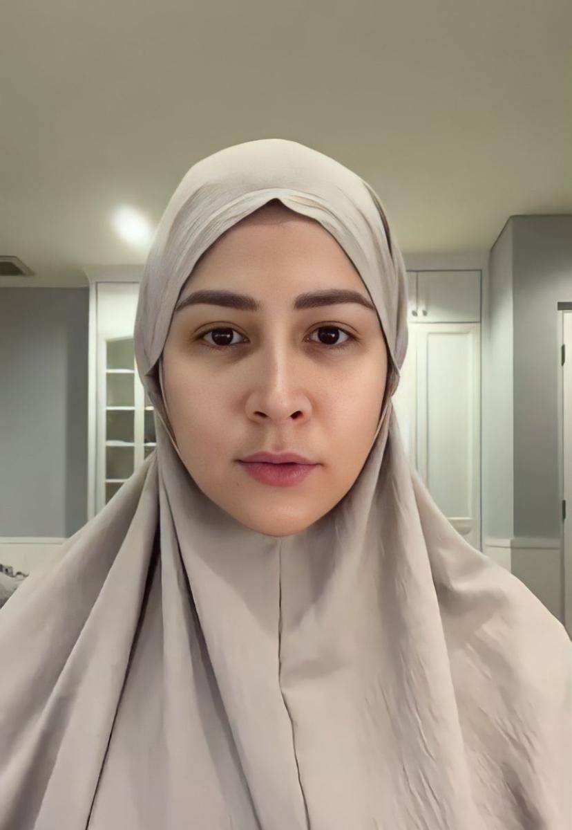 potret terbaru Rina Diana tampil berhijab (instagram.com/rinadiana_8)