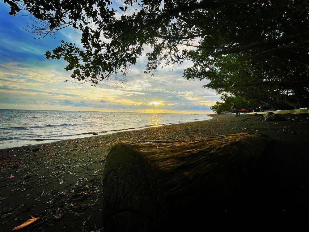 potret Pantai Kastela (instagram.com/wijaya91)
