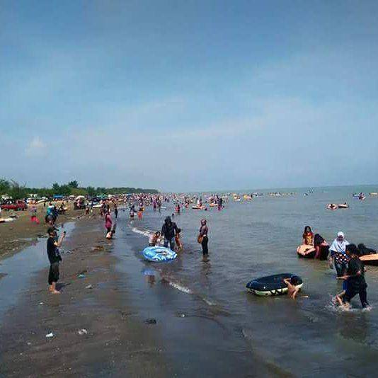 Pantai Tanjung Pakis (instagram.com/wisata_pantai_tanjungpakis)