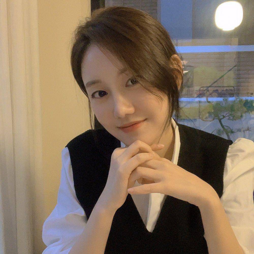Jung Min Ah (instagram.com/j_mmm__)