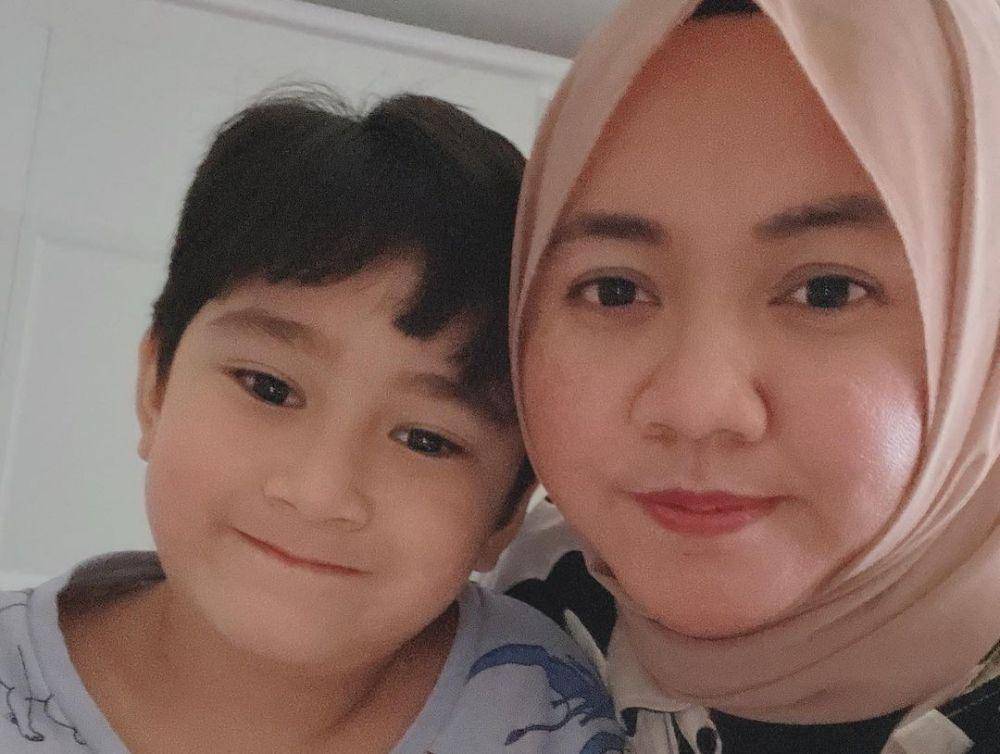 Shela Lala dan Rafathar (instagram.com/shela_lala96)