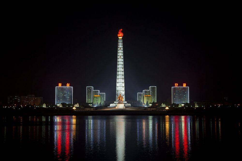 Juche Tower (flickr.com)