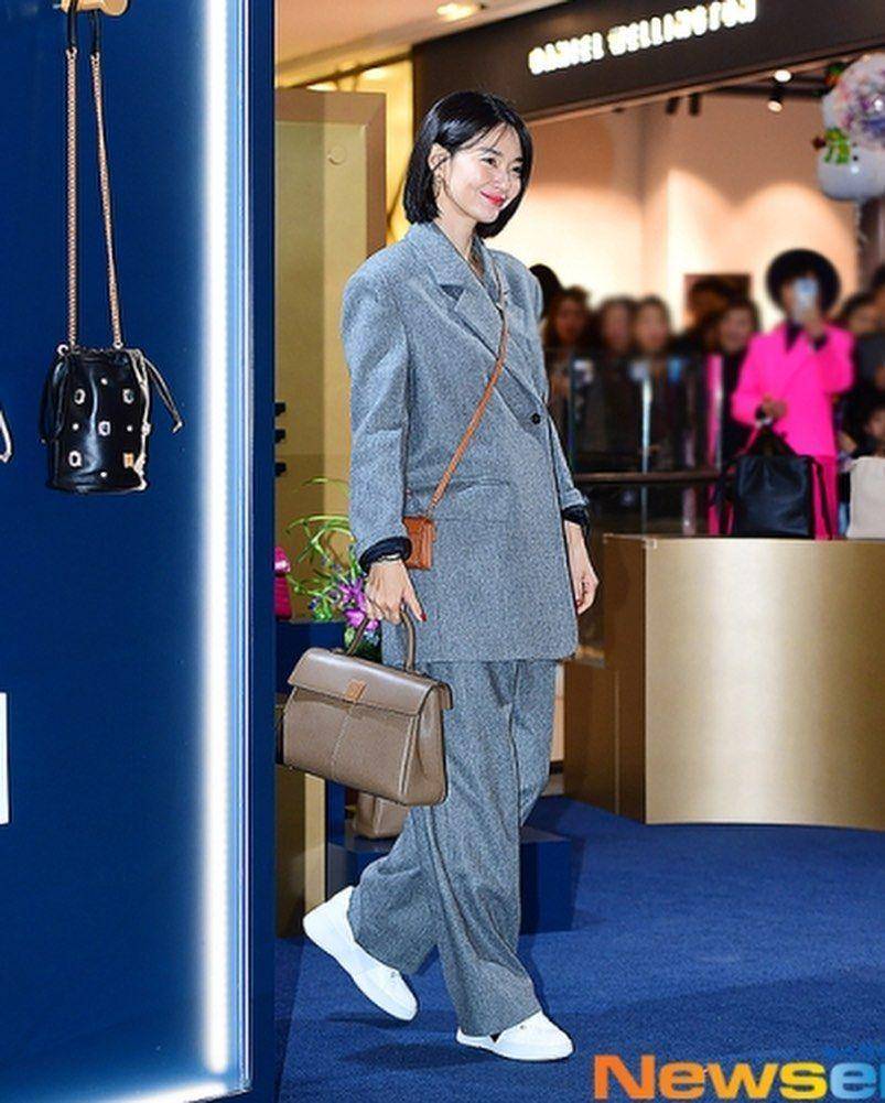Shin Min Ah (instagram.com/illusomina)