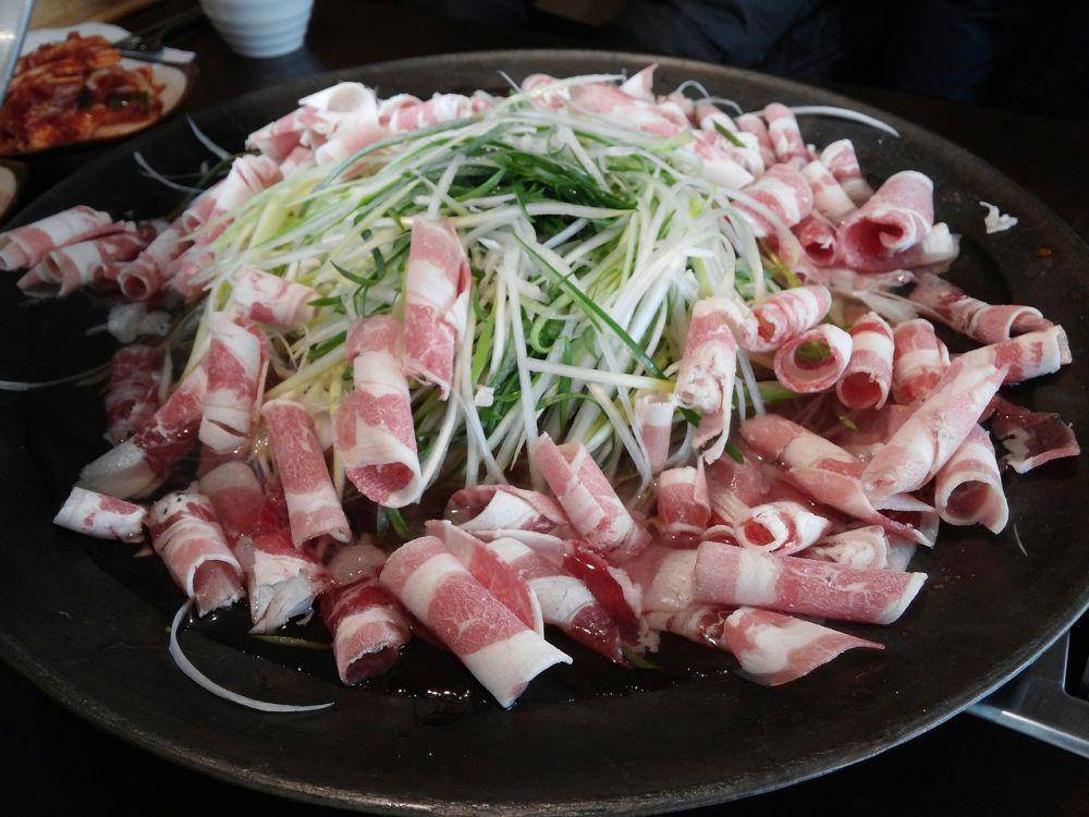 ilustrasi persiapan bulgogi jeongol (pixabay.com/eunyoung LEE)