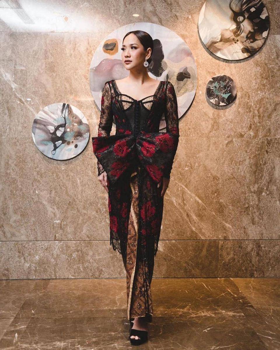 Kebaya BCL (instagram.com/eddybetty)
