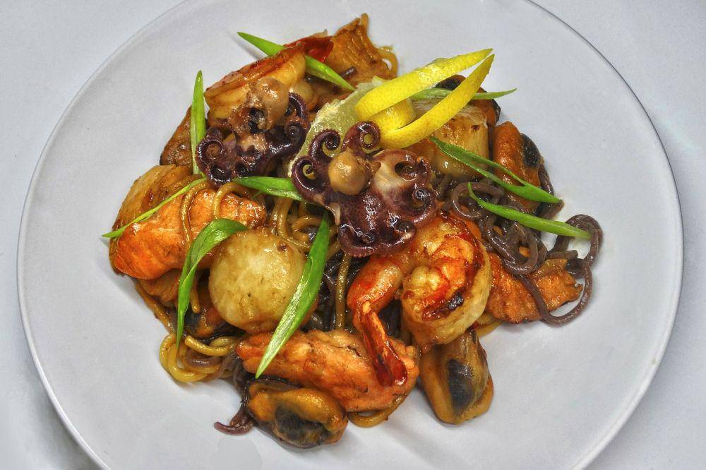 ilustrasi spicy garlic seafood (pixabay.com/Aida KHubaeva)