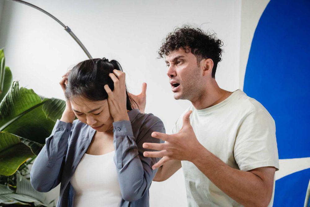 5 Cara Hadapi Emotional Abuse dari Pasangan, Jaga Kesehatan Mentalmu!