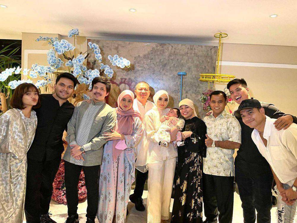 potret keluarga Fuji & Thariq (instagram.com/dewizuhriati)