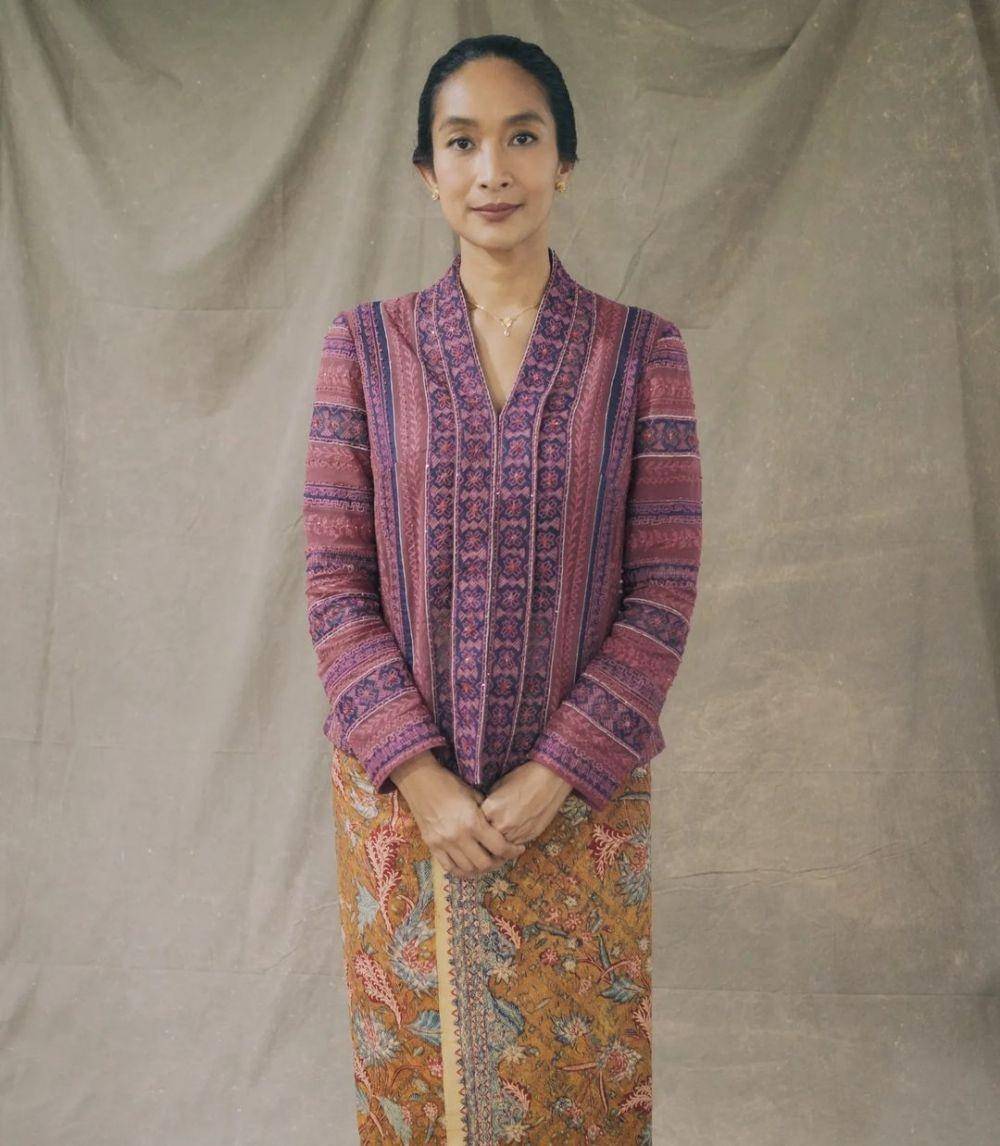 Kebaya Happy Salma (instagram.com/hagaipakan)