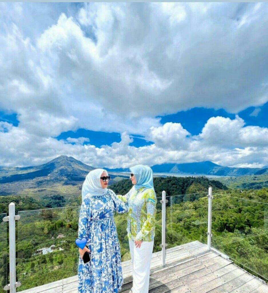 potret terbaru Rina Diana tampil berhijab (instagram.com/rinadiana_8)