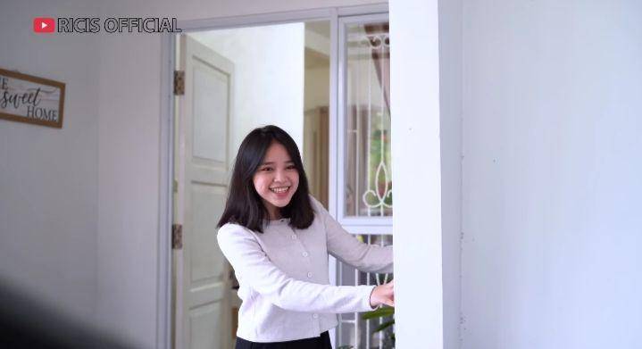 momen Ria Ricis main ke rumah Anneth (youtube.com/Ricis Official)