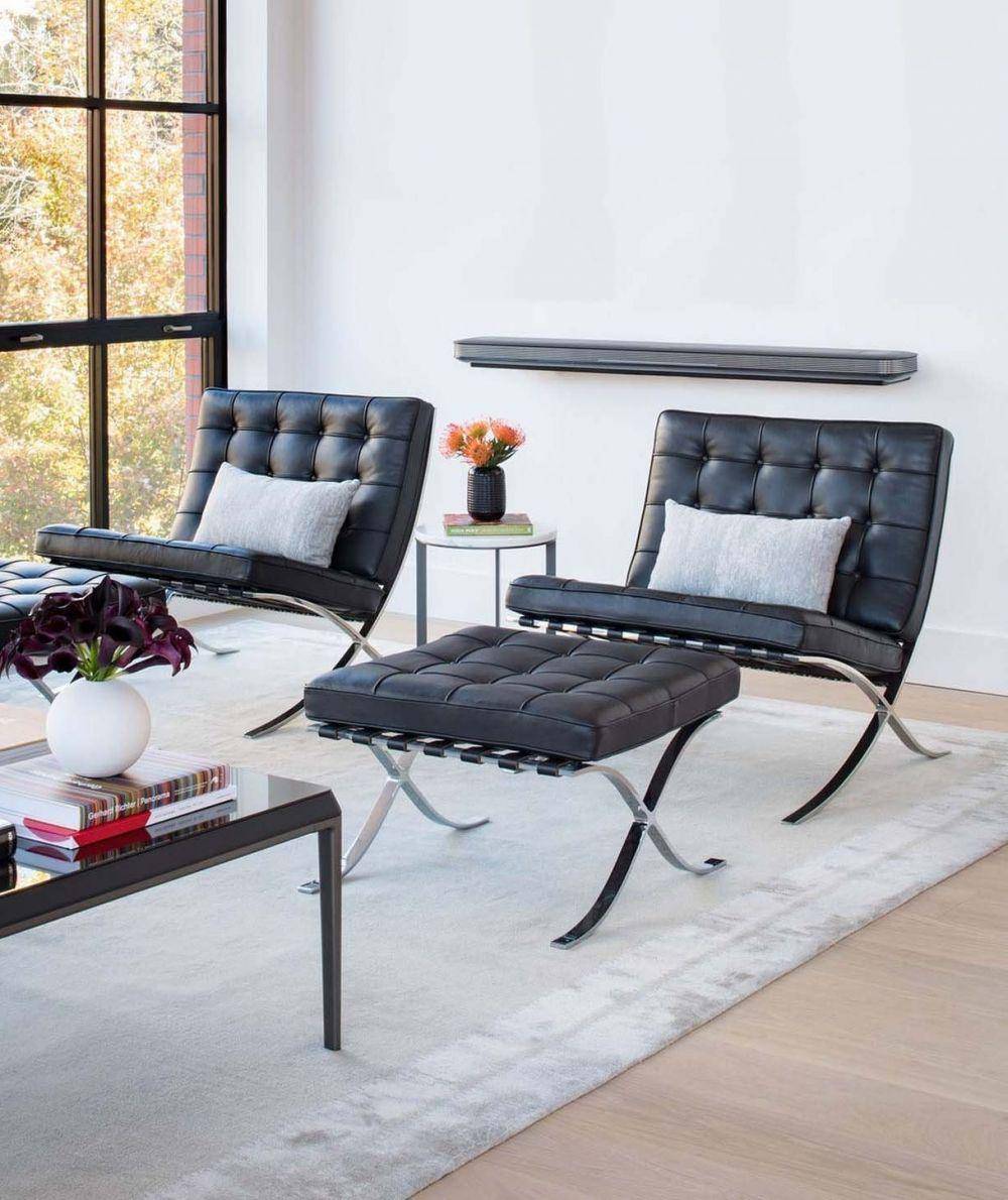 sofa kulit hitam (instagram.com/knoll)