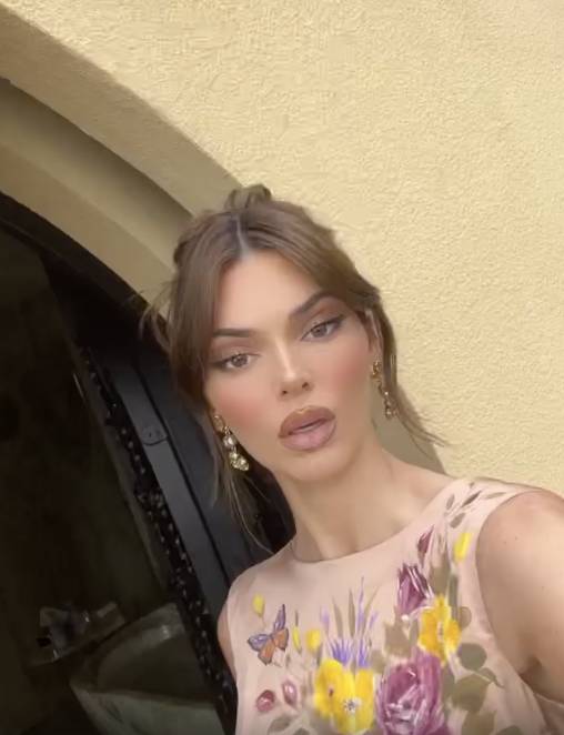 Kendall Jenner (instagram.com/maryphillips/)