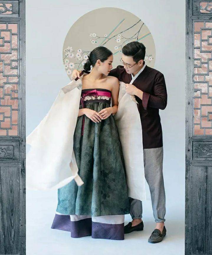 Potret prewed Maudy Ayunda dan pasangan. Instagram.com/maudyayunda