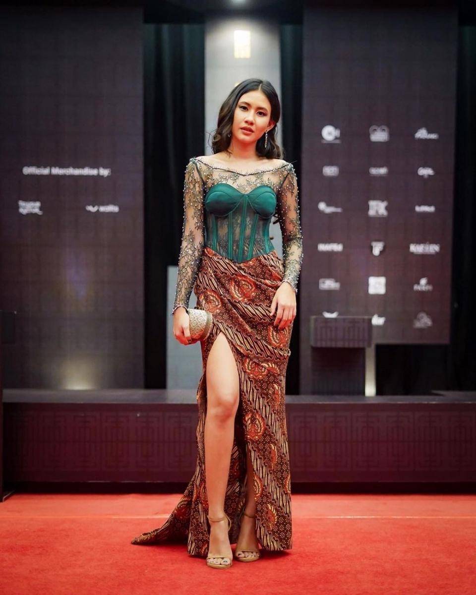 Kebaya Shena Cinnamon (instagram.com/shenacinnamon)