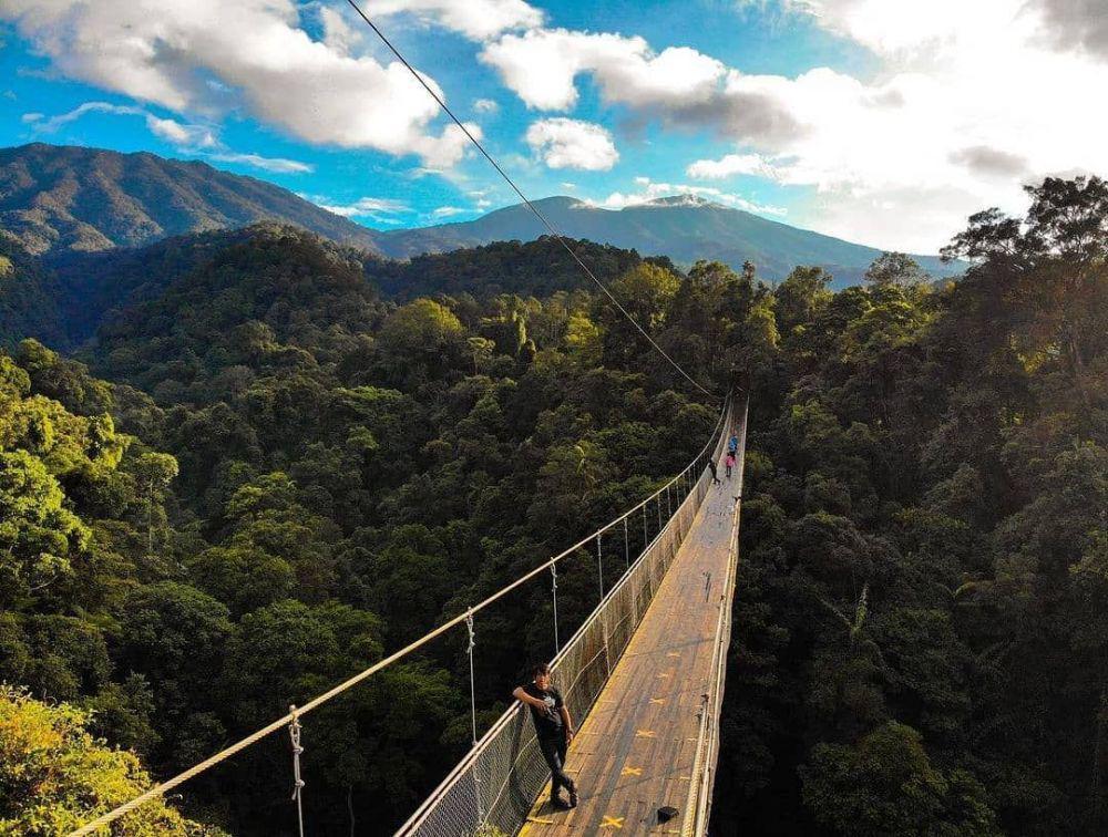 Wisata Jembatan Gantung Situ Gunung, Hanya untuk Kamu yang Punya Nyali