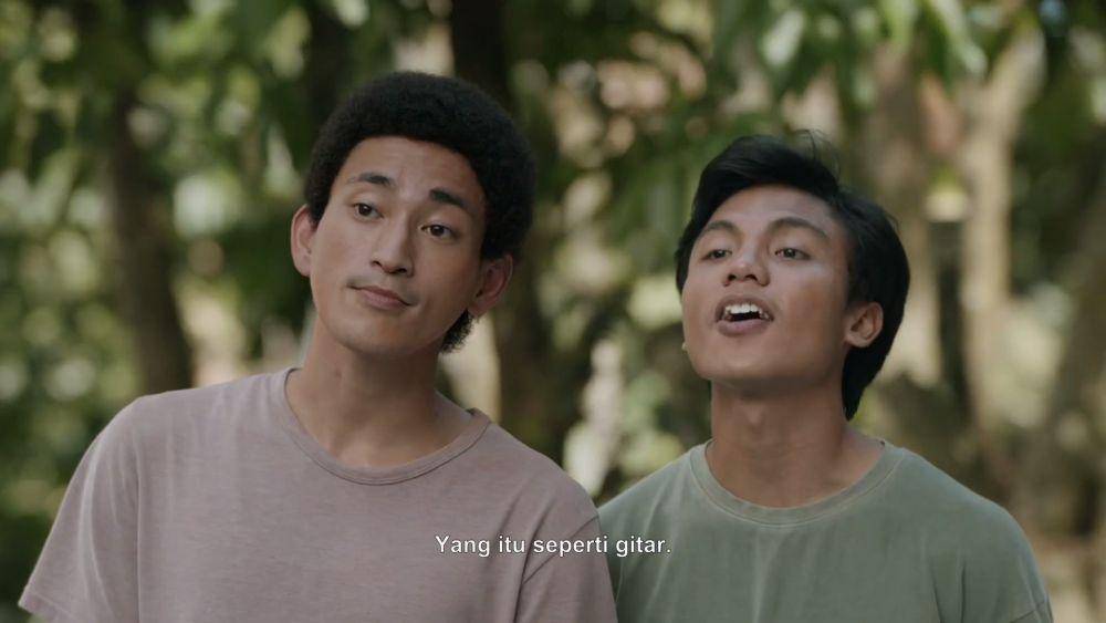 Bio One dan Elang El Gibran dalam film Srimulat: Hil yang Mustahal. (dok. IDN Pictures & MNC Pictures)