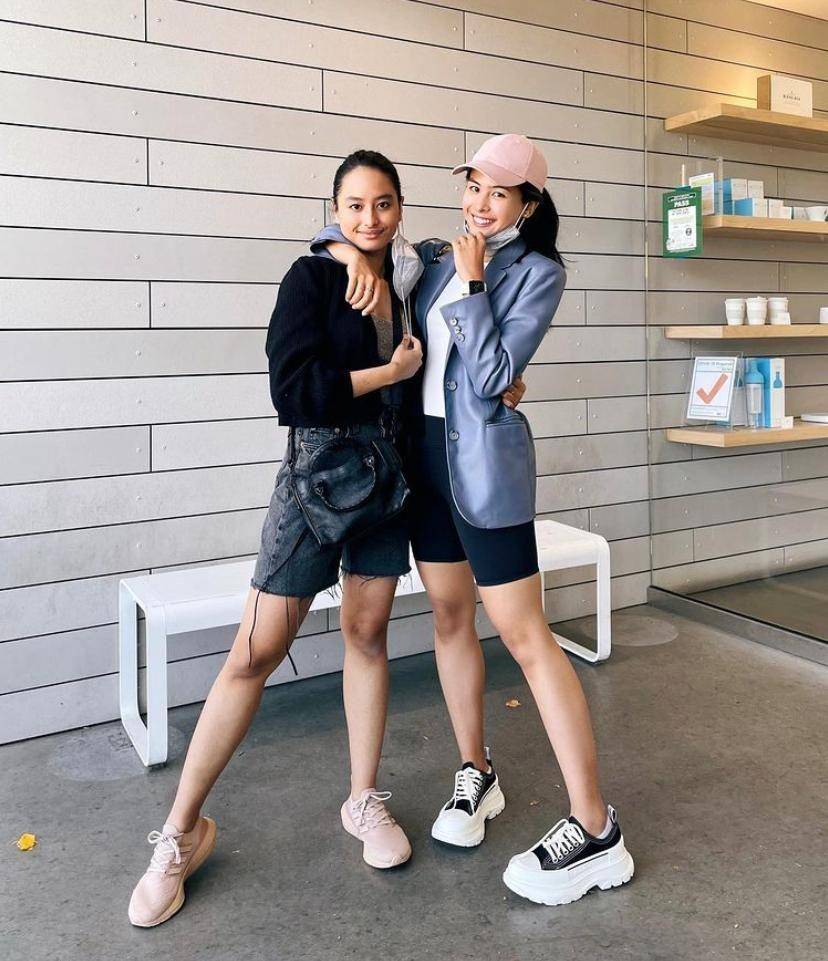 Maudy Ayunda dan Amanda Khairunnisa (instagram.com/maudyayunda)