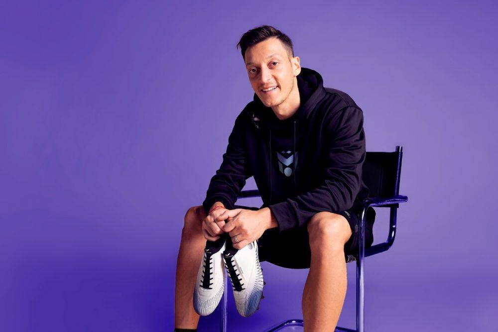 Mesut Ozil bekerja sama dengan Concave bakal datang ke Indonesia (dok. Concave Indonesia)