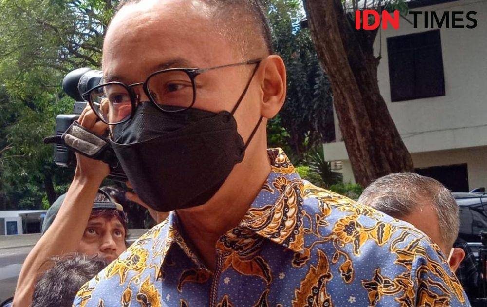 Sekjen PAN Eddy Soeparno penuhi panggilan Polda Metro Jaya sebagai saksi pelapor kasus dugaan pencemaran nama baik oleh Muannas Alaidid, Senin (23/5/2022). (IDN Times/Irfan Fathurohman)