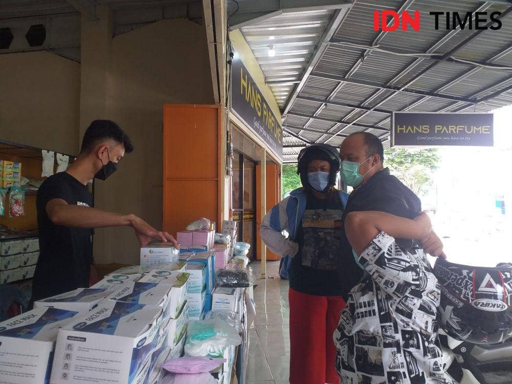 Protokol Kesehatan Dilonggarkan, Penjualan Masker di Manado Menurun