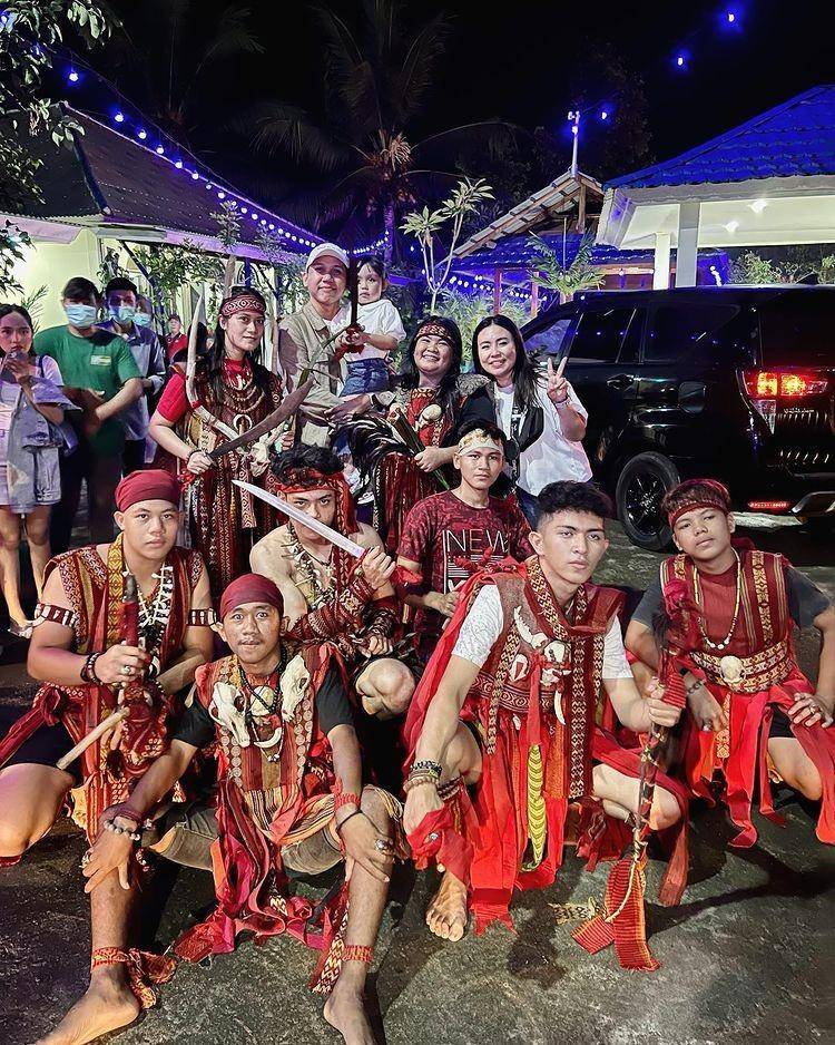 potret liburan Awkarin dan Lala (instagram.com/shabiraalula)