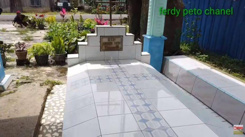 rumah Betrand Peto di kampung halaman (youtube/Ferdy Peto)
