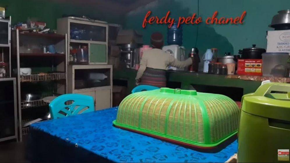 rumah Betrand Peto di kampung halaman (youtube/Ferdy Peto)