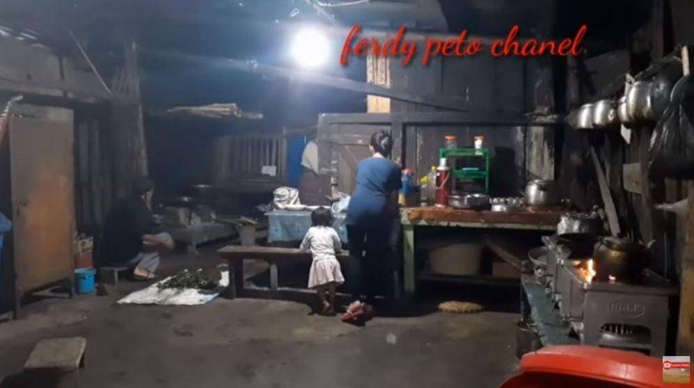 rumah Betrand Peto di kampung halaman (youtube/Ferdy Peto)