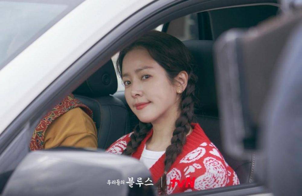 Han Ji Min di drama Our Blues (instagram.com/tvn_drama)
