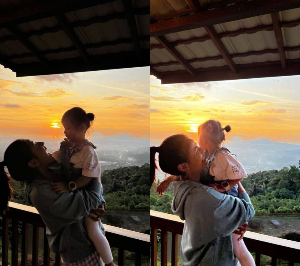 potret liburan Awkarin dan Lala (instagram.com/awkarin)