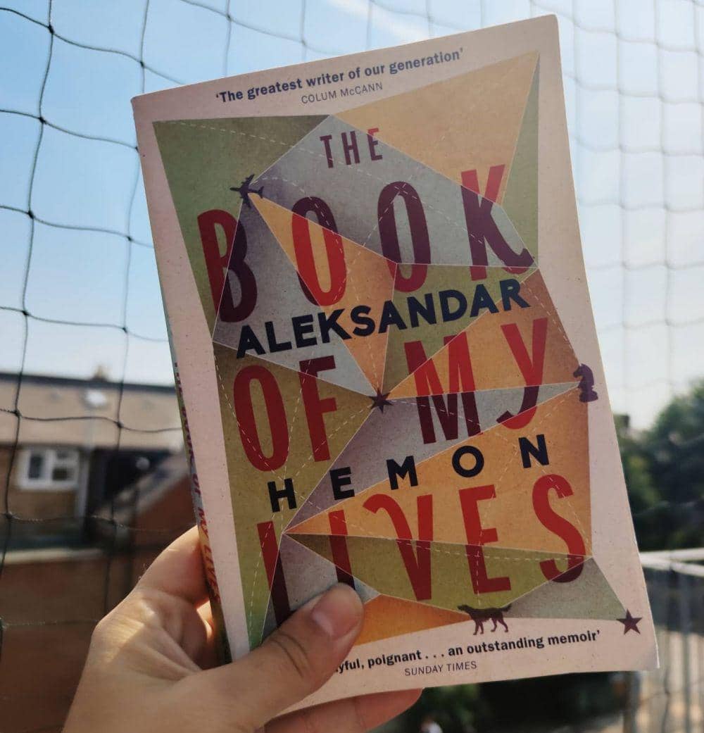 buku The Book of My Lives (instagram.com/carbs_and_books)