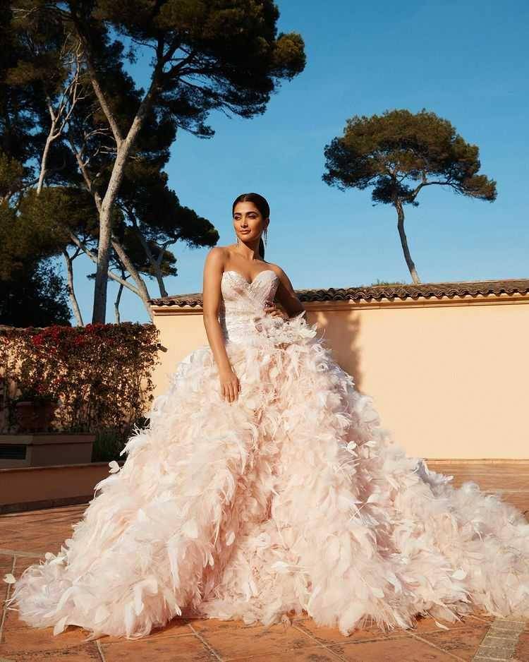 Pooja Hegde (instagram.com/hegdepooja)